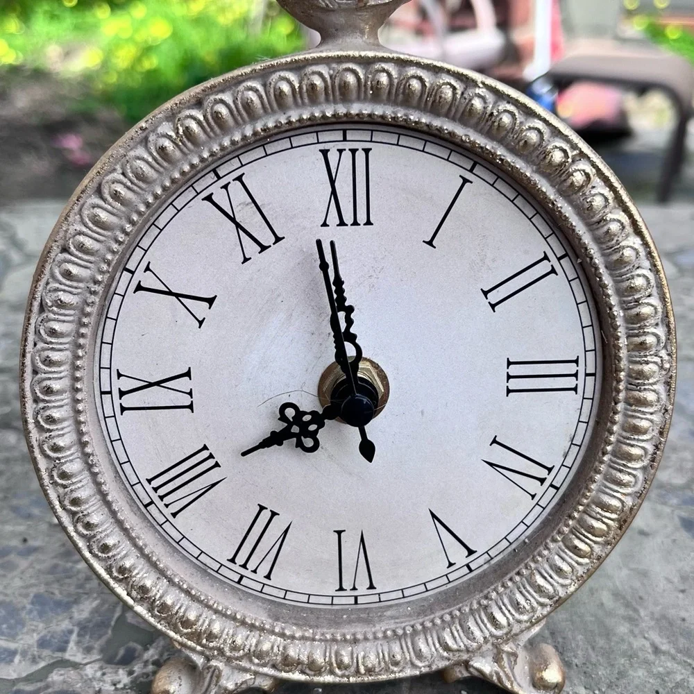 Vintage Birdie tabletop clock - Picture 3 of 11